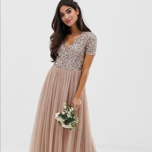Maya Petite v neck maxi tulle dress w/ sequins